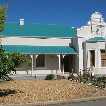 Отель Ladismith Manor Экстерьер фото