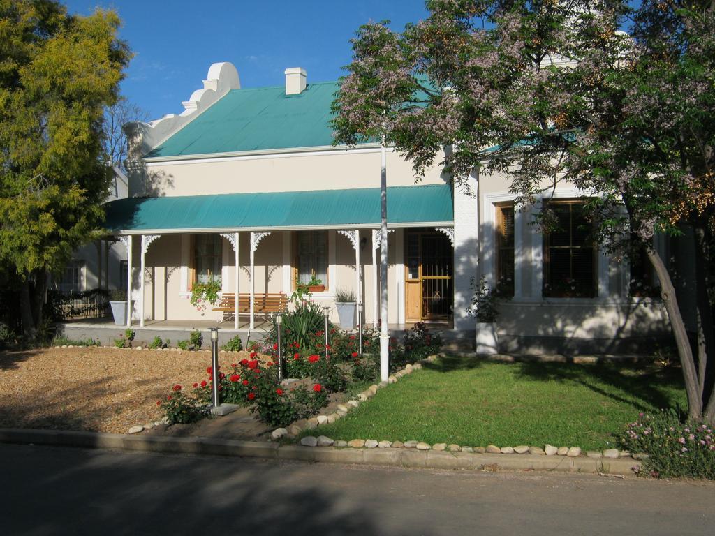 Отель Ladismith Manor Экстерьер фото